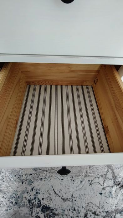 Vand comoda noptiera Ikea Hemnes cu defect