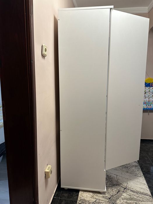 Детски гардероб бял