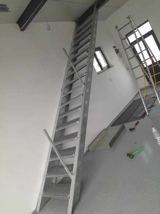 Scări metalice galvanizate la orice demisiune asiguram transport ori u