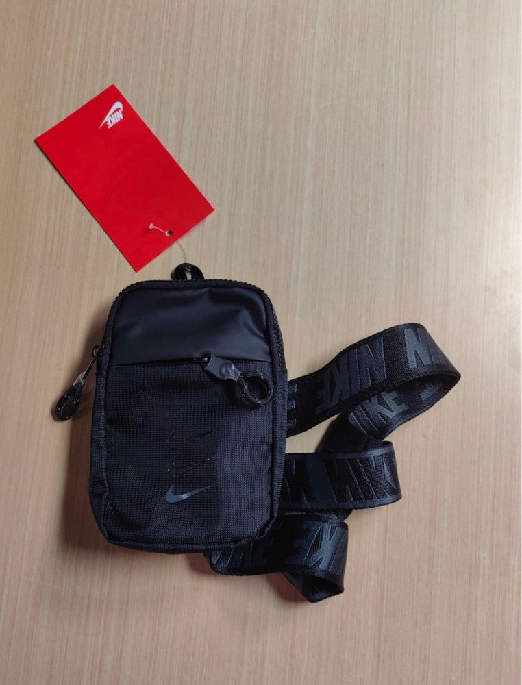 Чантичка nike оригинална