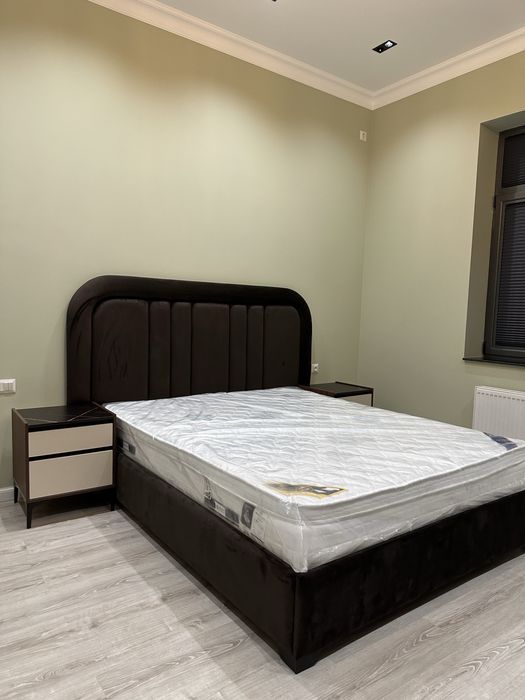 Komplekt mebel sotiladi