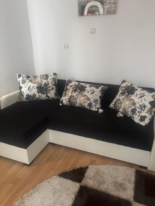 Vand mobila living si canapea