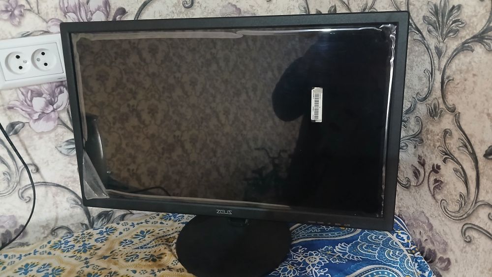 Monitor sotiladi yangi ZEUS