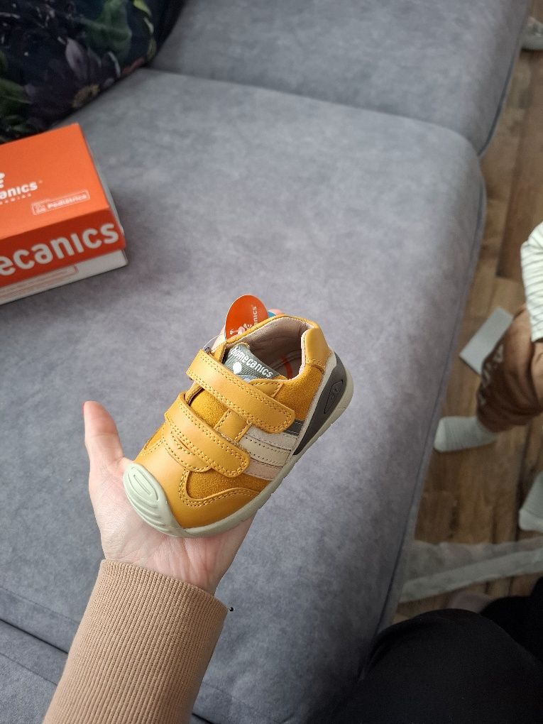 Pantofi copii biomecanics noi marime 19