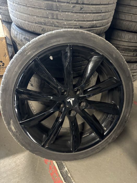 Джанти с Гуми за Тесла 20inch 5x120 MODEL S 3 Y X