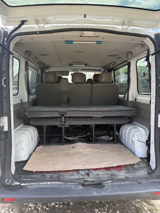 Vand sau schimb opel vivaro