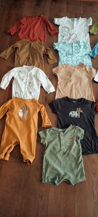 Lot body uri băieți 6/9 luni