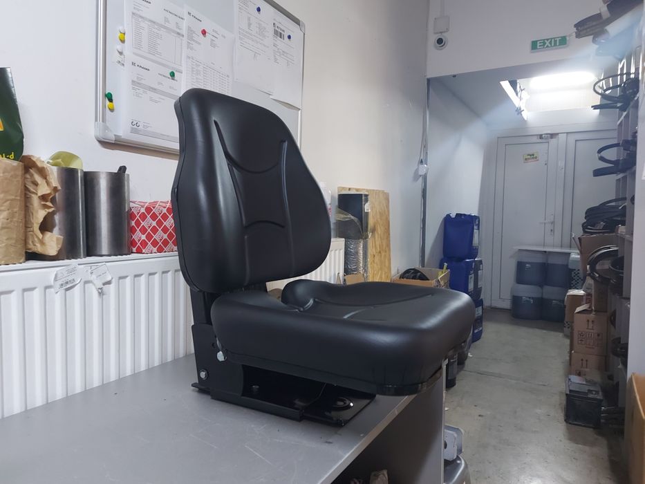 Scaun tractor suspensie mecanica, import Germania