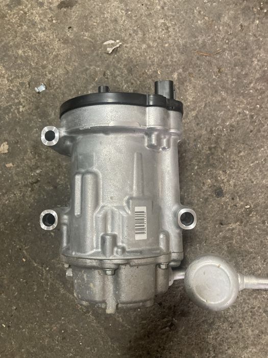 Toyota Rav 4 XA50 2.5i Hybrid 2020 година Компресор Климатик