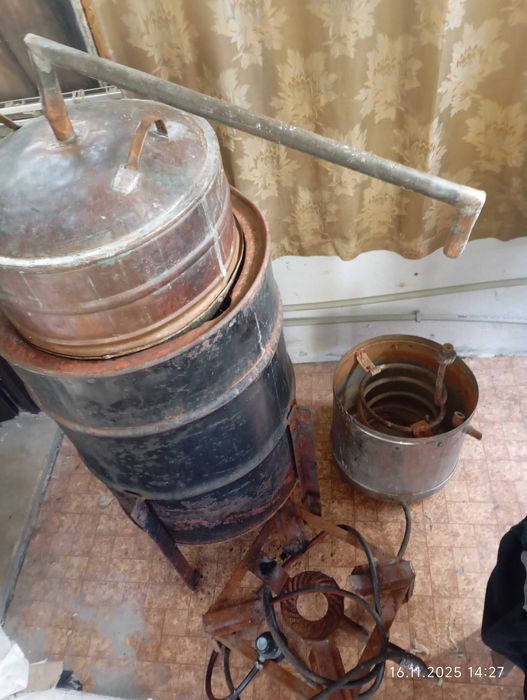 Продавам Меден казан