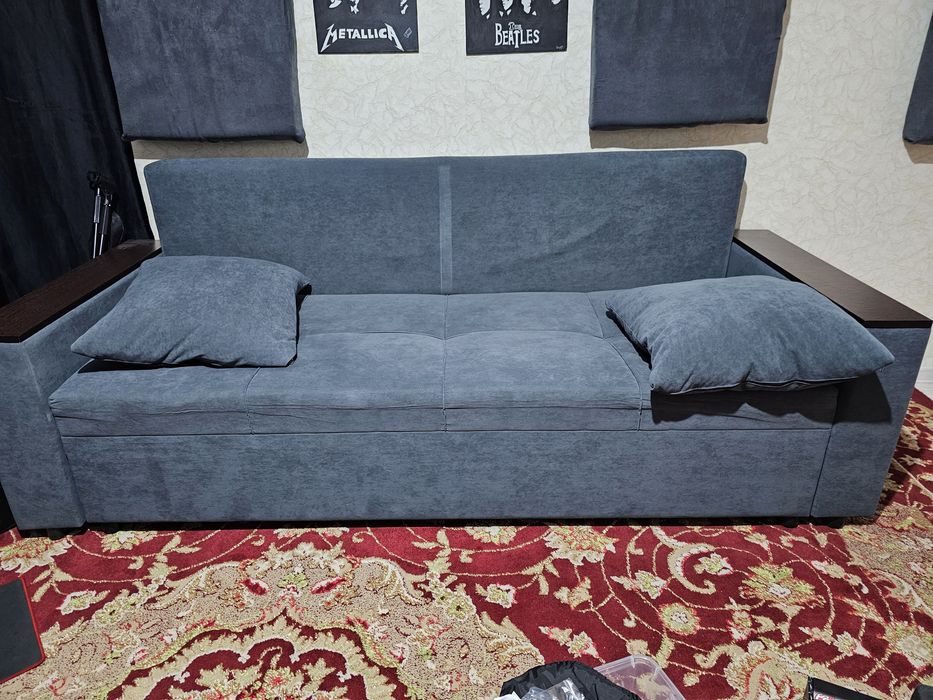 Продам диван почти новый
