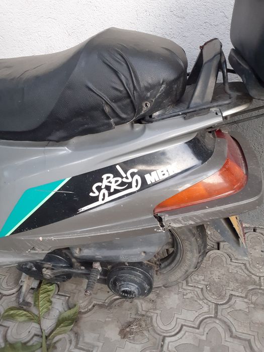 Motoscuter benzina  motor 49 cc.