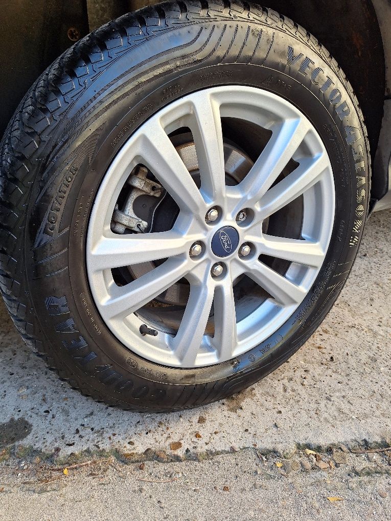 235/55/17 Goodyear Vector4season ВСЕСЕЗОННИ