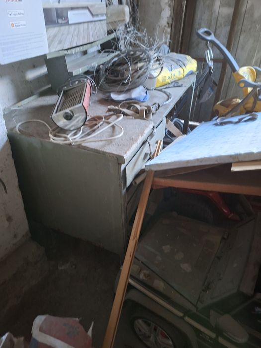 Стол сто железный