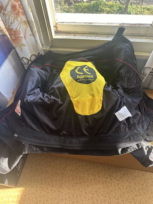 Премиум мотористки комплект – каска, яке и ръкавици