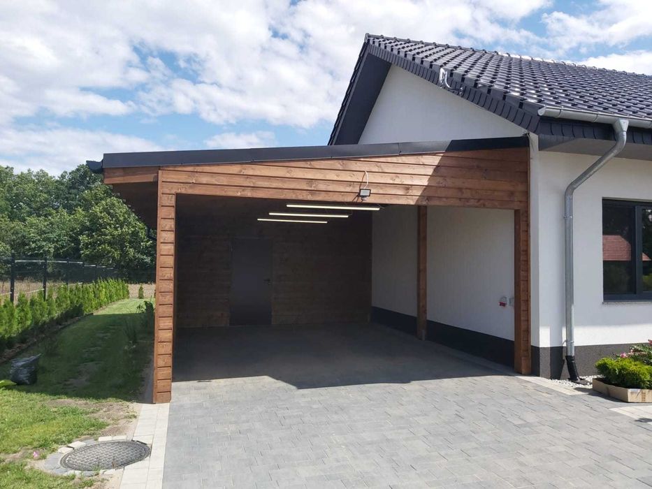 Garaje din lemn cu structură solidă și design plăcut