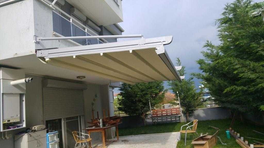 Pergola retractabila