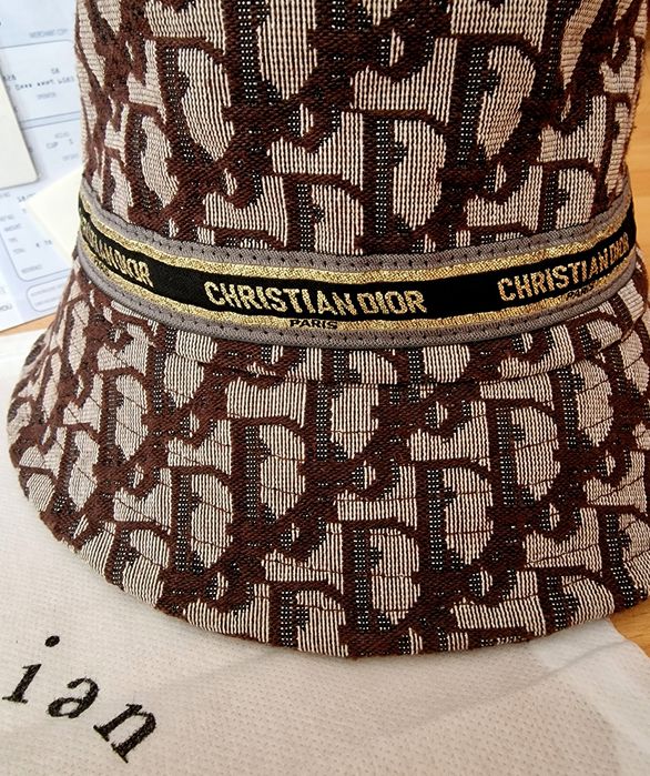 Palarie Christian Dior super model, saculet, etichetă
