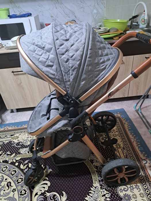 Коляска сатылады.