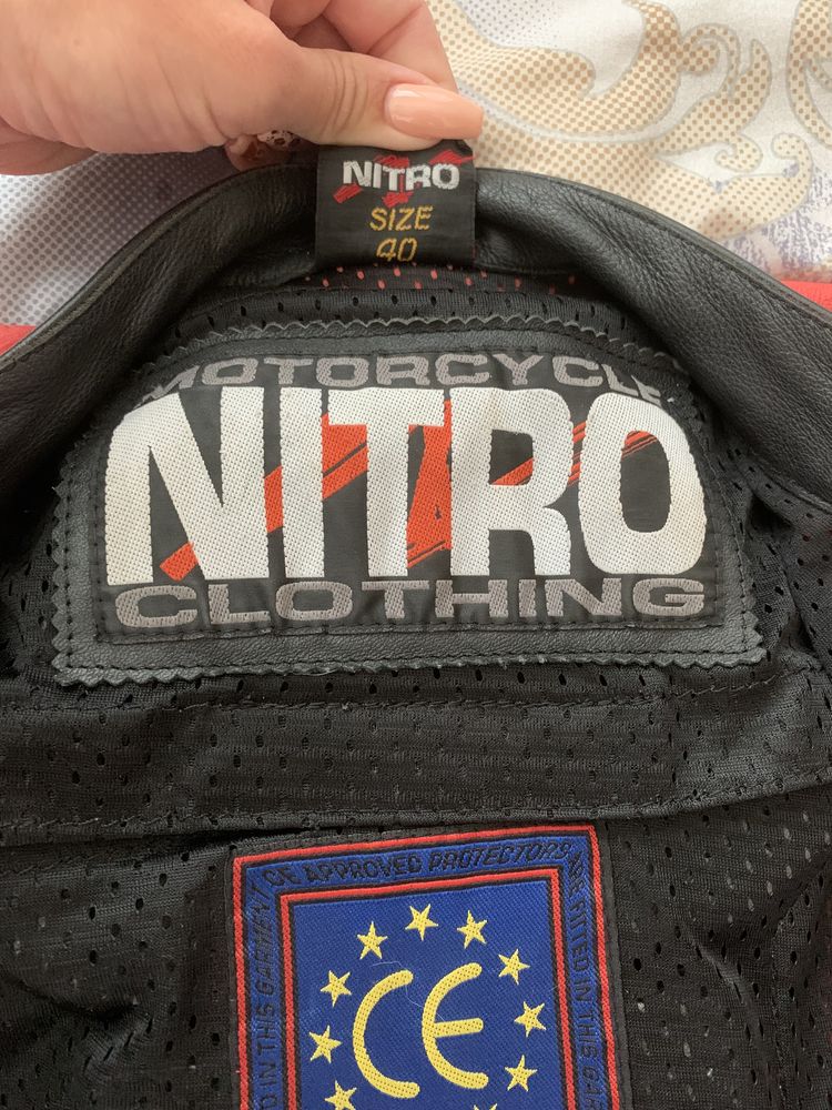 Продавам женски мотоекип “Nitro”