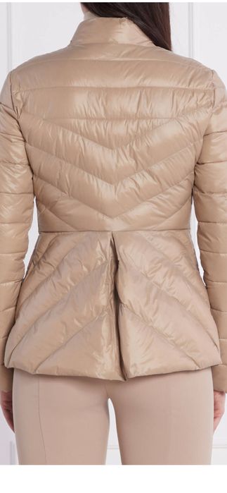 Страхотно олекотено яке на Patrizia Pepe