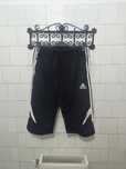 Pantaloni scurți marca Adidas mărime 34 culoare neagra