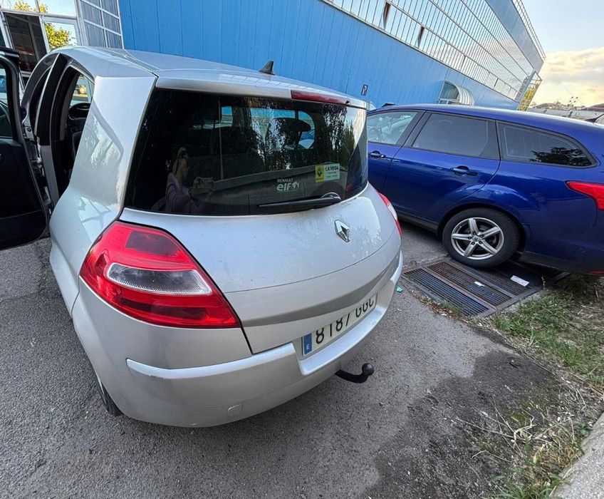 Se vinde mașină marca Renault