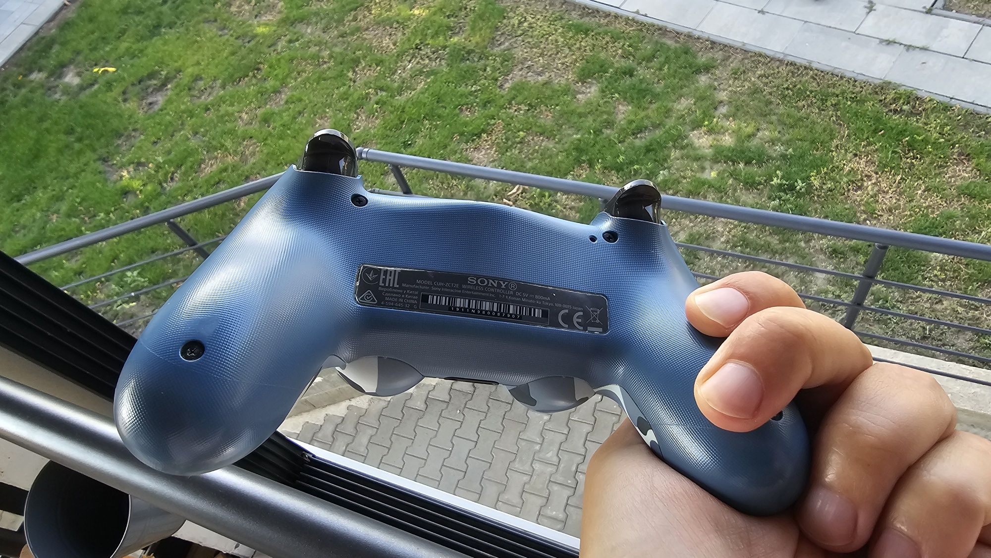 Dualsense Black и Dualshock 4 Blue Camouflage за PS5 и PS4
