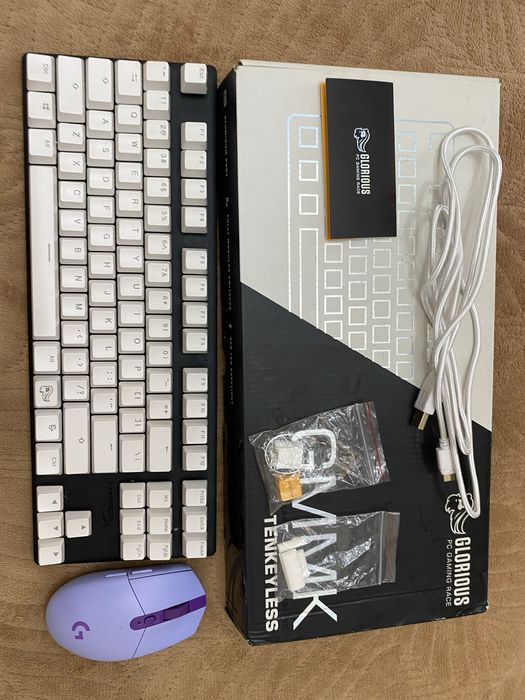 Продам игровую клавиатуру + мышь