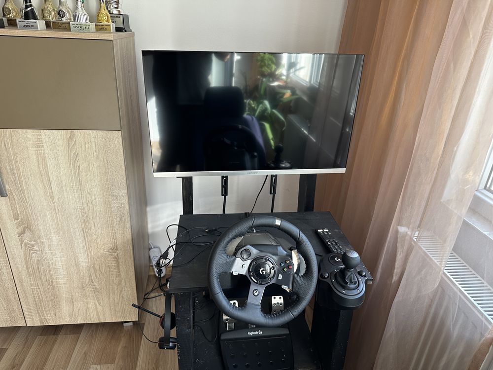 Play seat Logitech G29+ televizor smart Allview