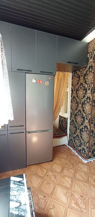 Kvartira sotiladi 3 honalik