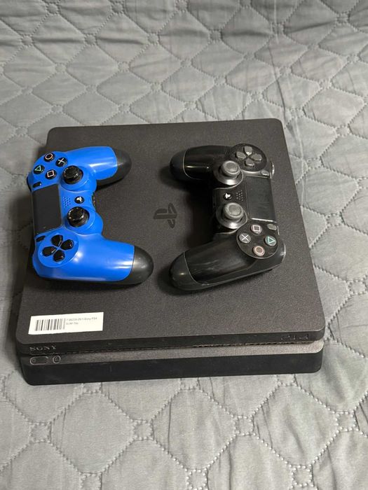 *** Перфектен *** PlayStation 4 Slim 1TB  2 Джойстика