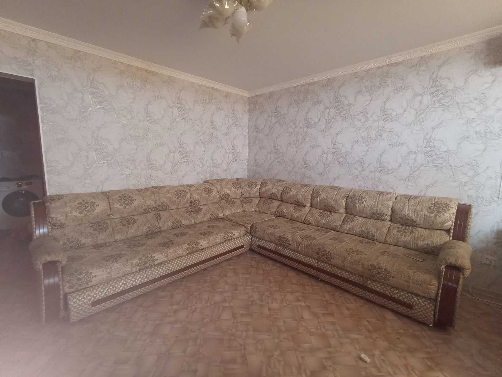 Продам три дивана