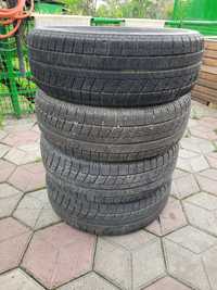 Зимняя резина Bridgestone Blizzak VRX 215/60R17