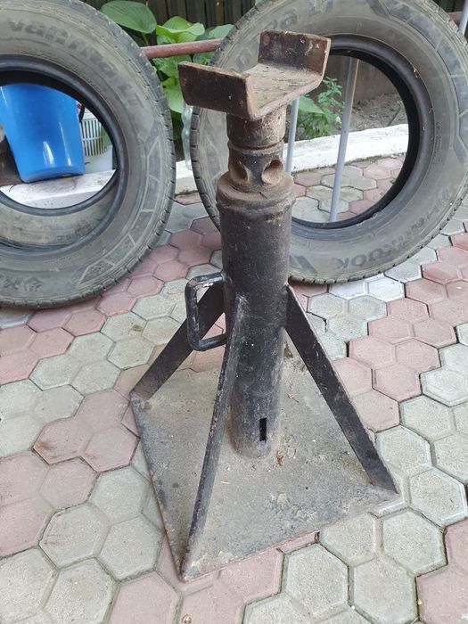 Stalpi obloane spate IVECO 3,5 t