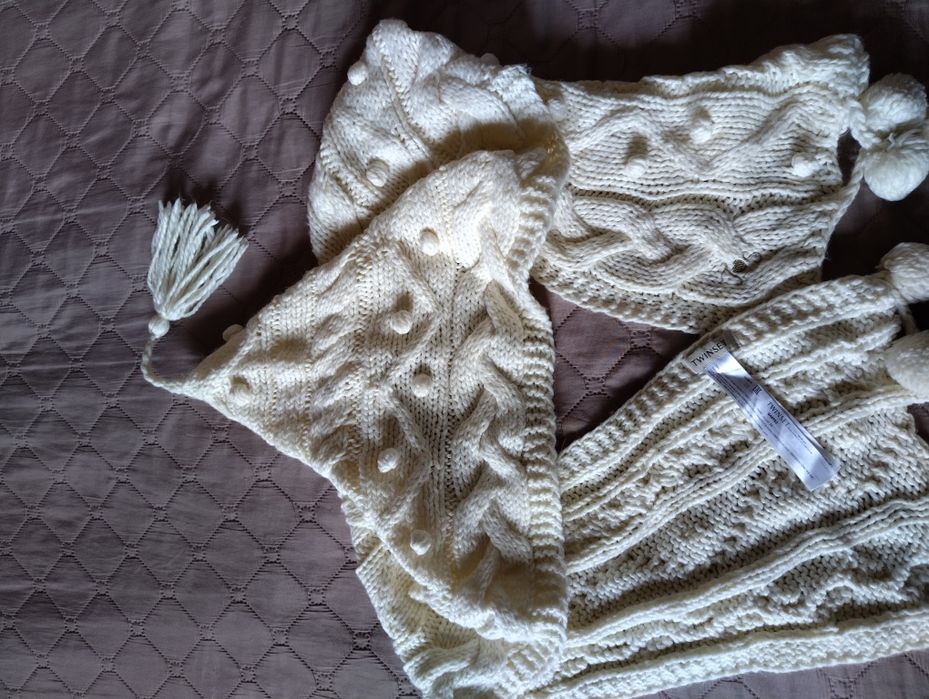 Дамски панталон Pinko, Дамски шал-шапка Twinset