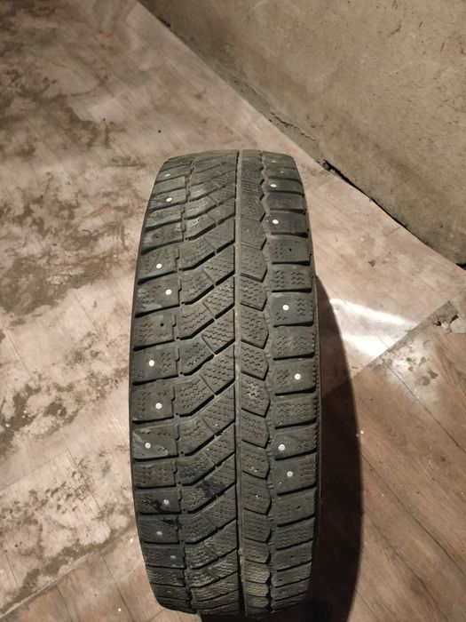 Продам автошины 15. 185/65.