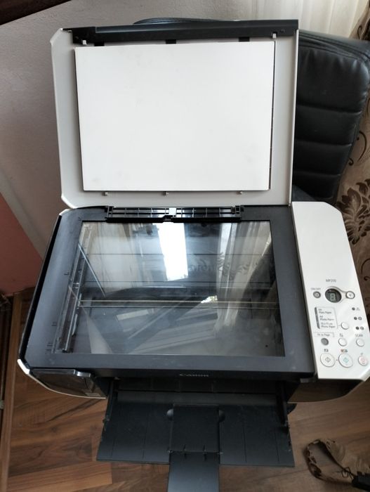 Vând imprimanta Canon