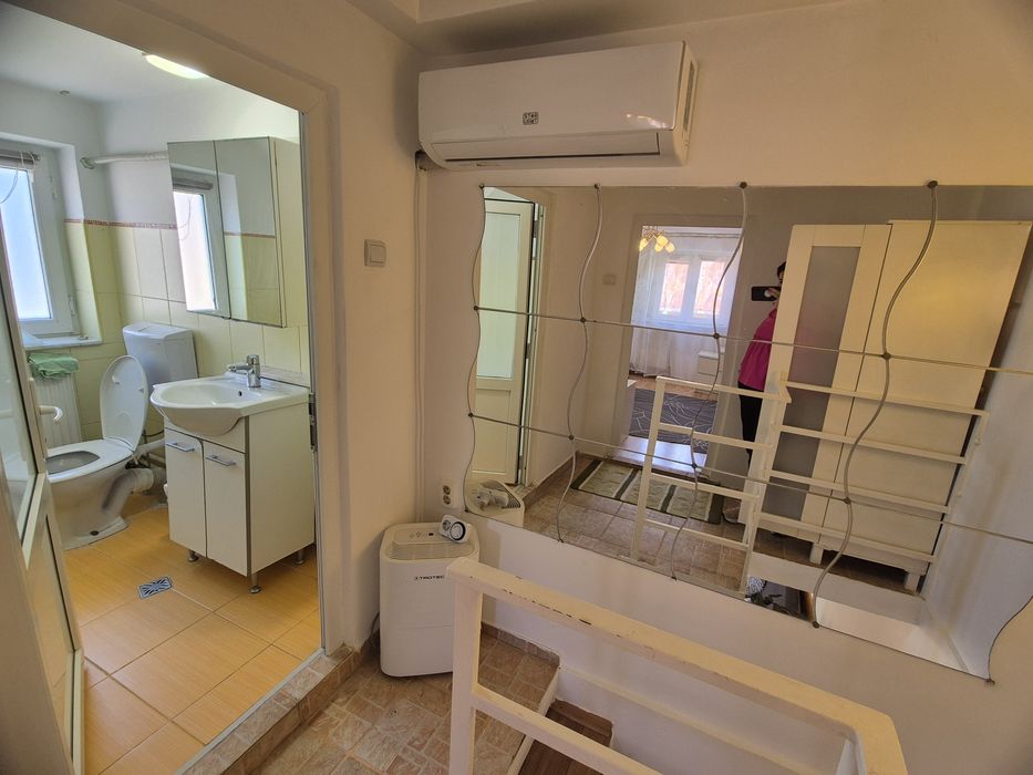 Casuta de dimensiunea unui apartament cu 2 camere de inchiriat