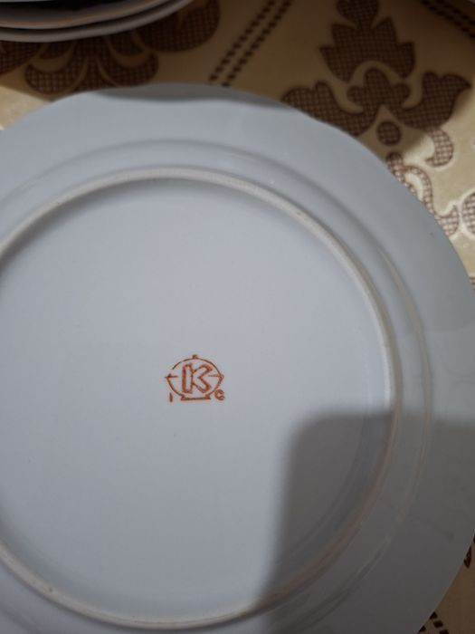 Тарелочки диаметр 18см, в наличии  5 шт