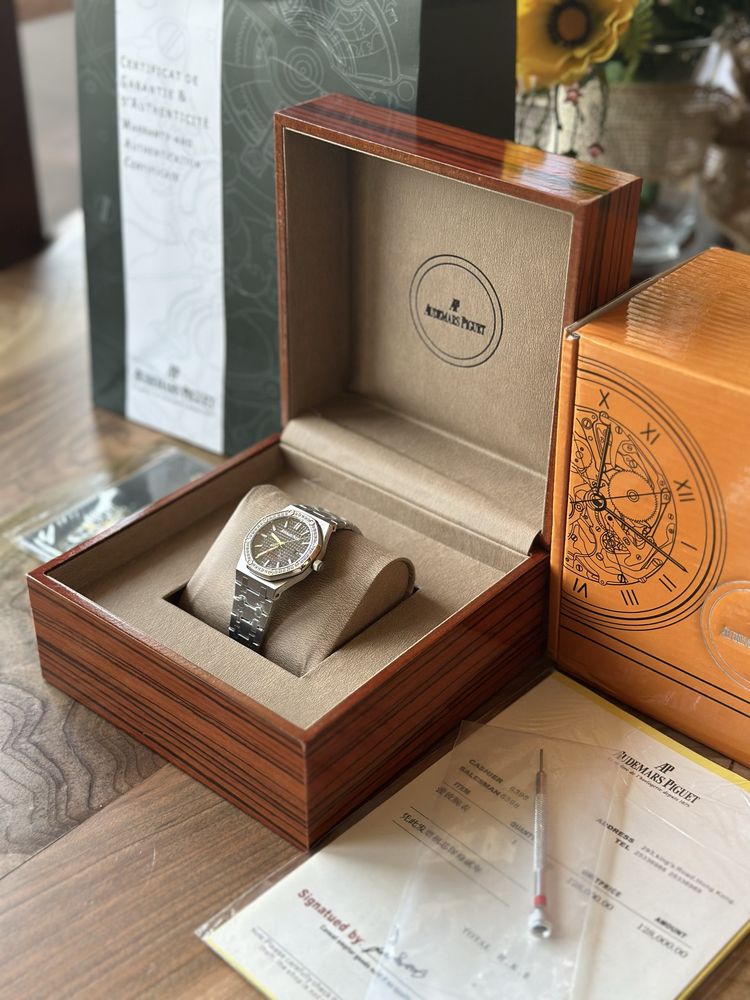 Audemars Piguet Quartz 33 mm-ДАМСКИ ЧАСОВНИК