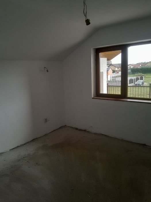 Casă nouă de vînzare