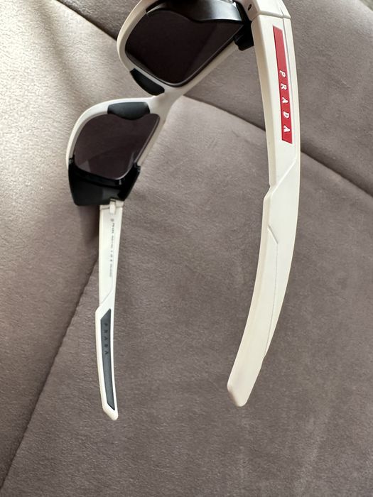 Vand ochelari de soare PRADA