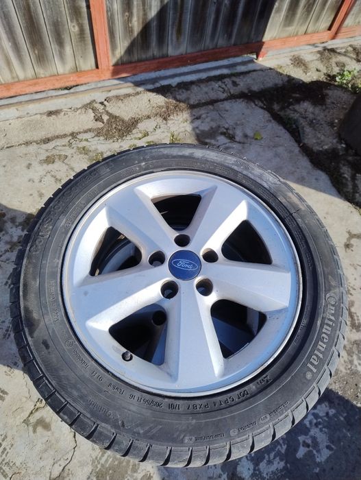 Jante aliaj cu anvelope R16 si R17 Ford