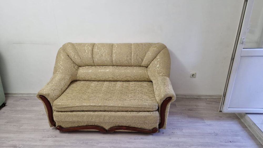 Продам диван и кресло