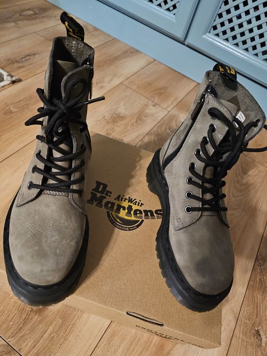Ghete / bocanci Dr. Martens AirWair din piele