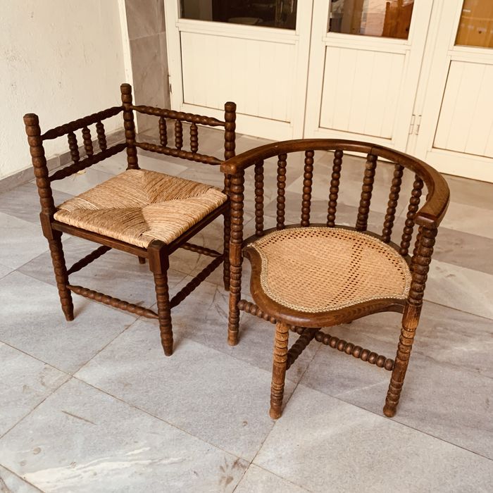 Два винтидж стола в стил “bobbin turned”