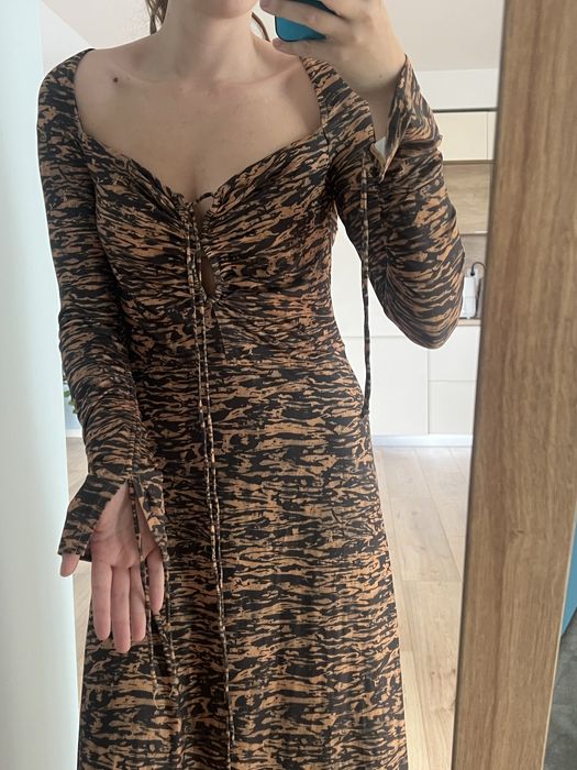 Rochie H&M cu imprimeu tigru, mărimea M