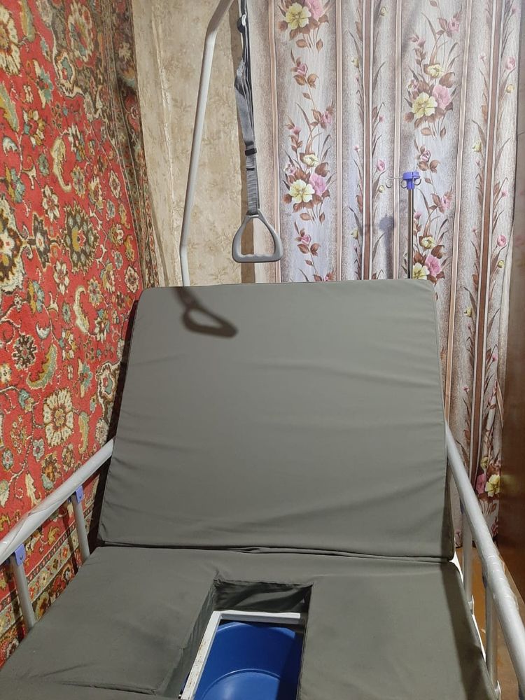Продам медцинскую кровать с санитарным оснащением