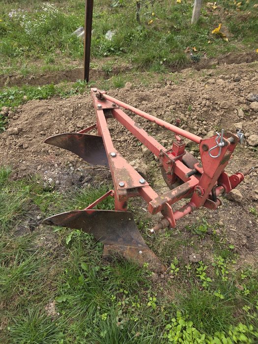 Vând sau schimb Tractor 45